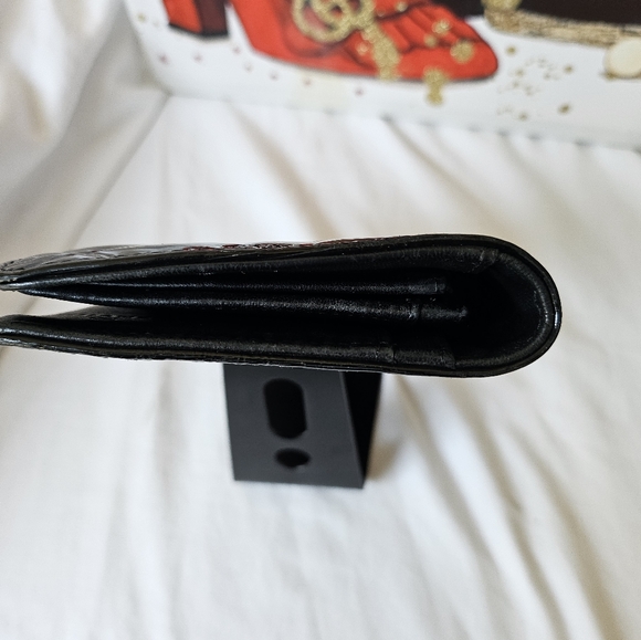 Chanel Patent Leather Limited Edition Wallet - Picture 8 of 17